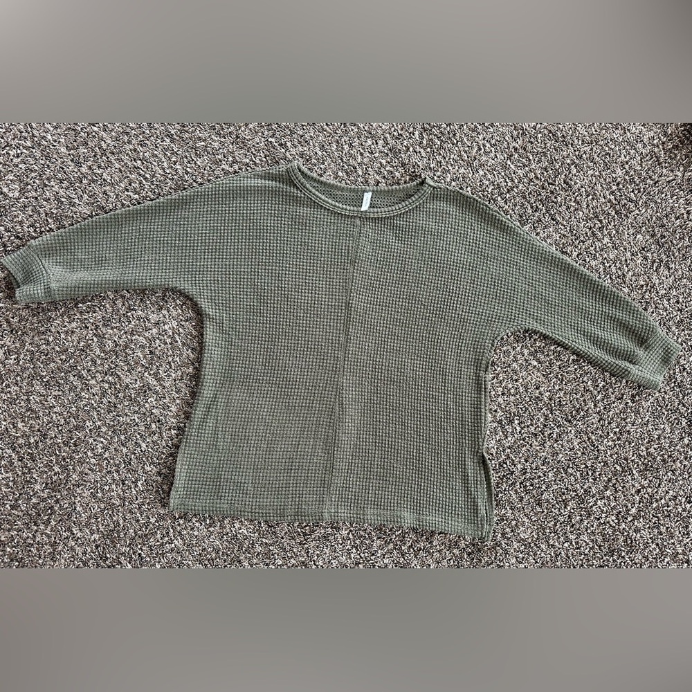 Elegant Waffle Knit Sweater Set - Olive and Blush/beige size small (lot of 2) - Picture 5 of 8